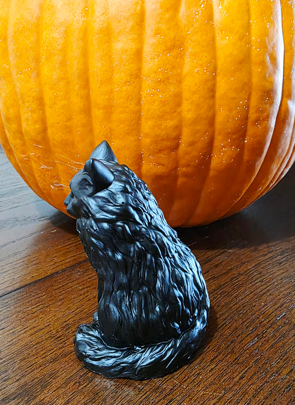 Maine coon figurine