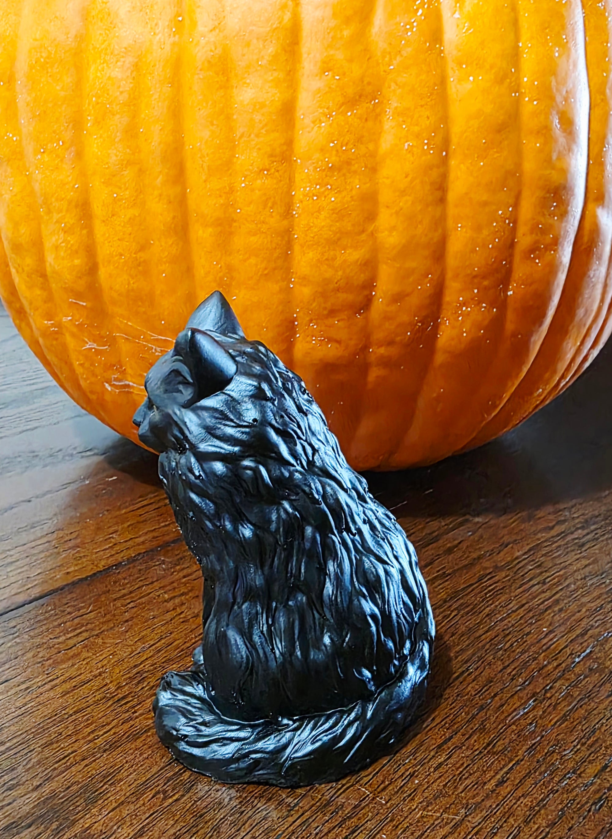 Maine coon figurine