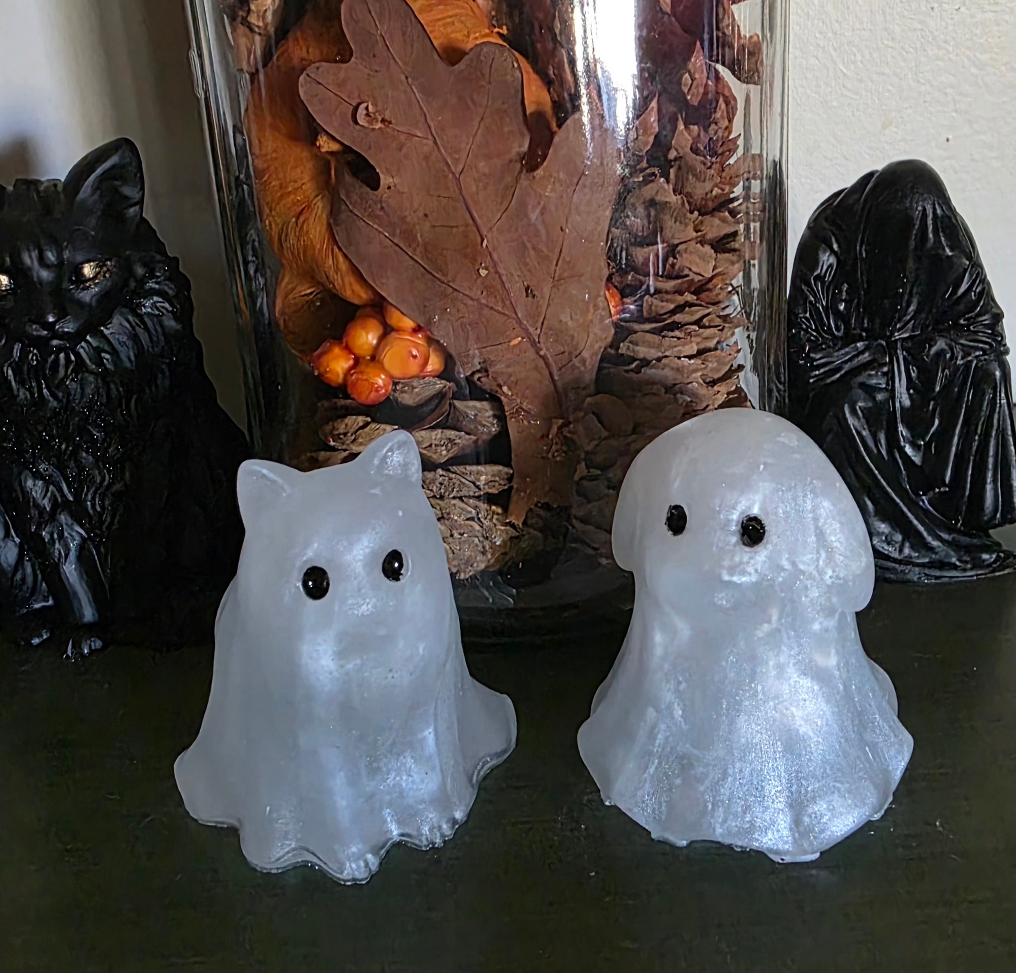 Ghost Cat figurine